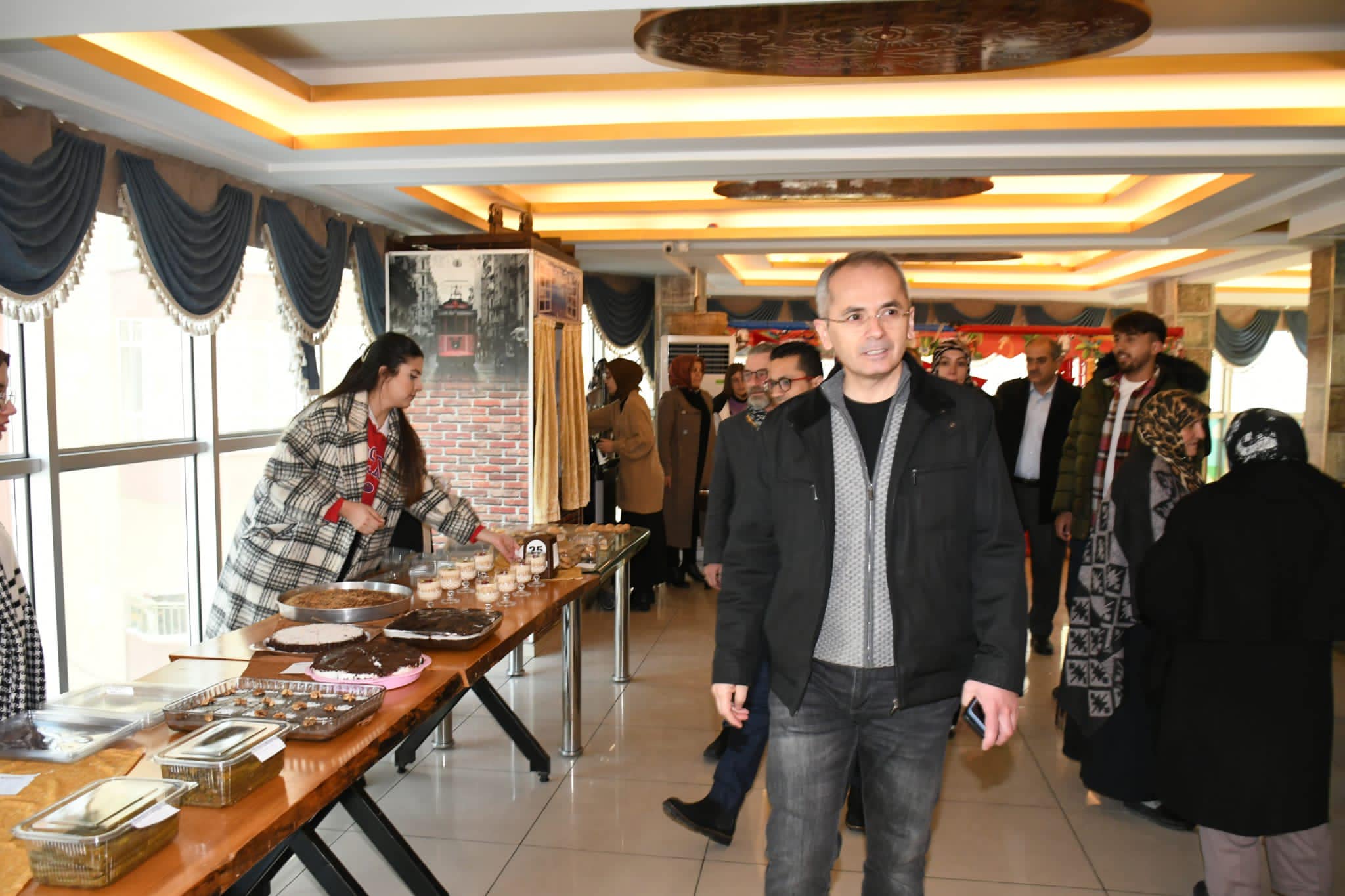 seydisehirli-kadinlardan-depremzedeler-icin-kermes-3.jpg