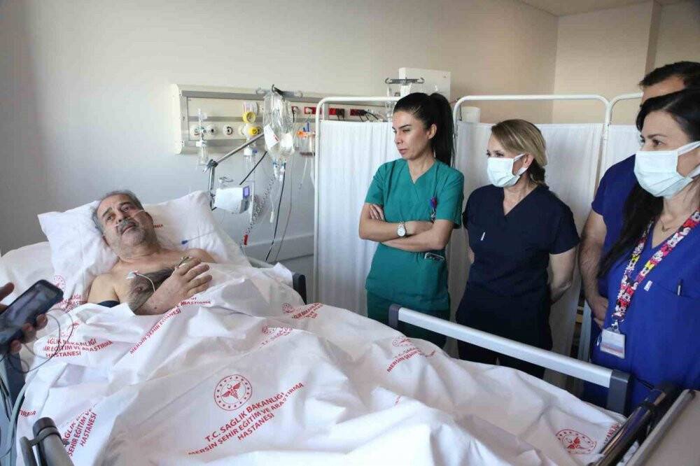 183 saat boyunca enkaz altındaydı, idrarını içerek...