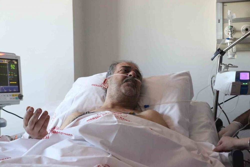 183 saat boyunca enkaz altındaydı, idrarını içerek...