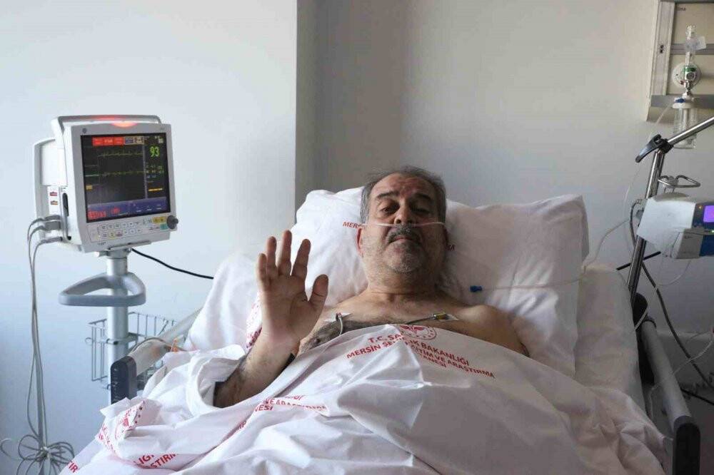 183 saat boyunca enkaz altındaydı, idrarını içerek...