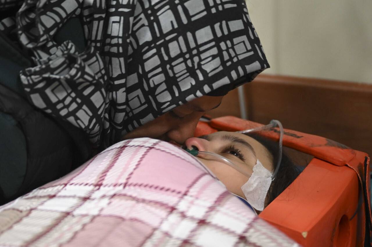 aa-20230216-30325752-30325743-kahramanmarasta-depremin-248inci-saatinde-kurtarilan-17-yasindaki-aleyna-olmez.jpg