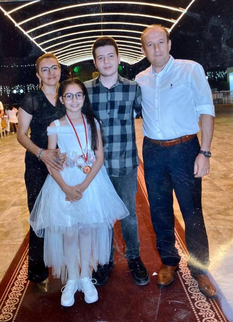 Ailesini ve sol kolunu kaybetti