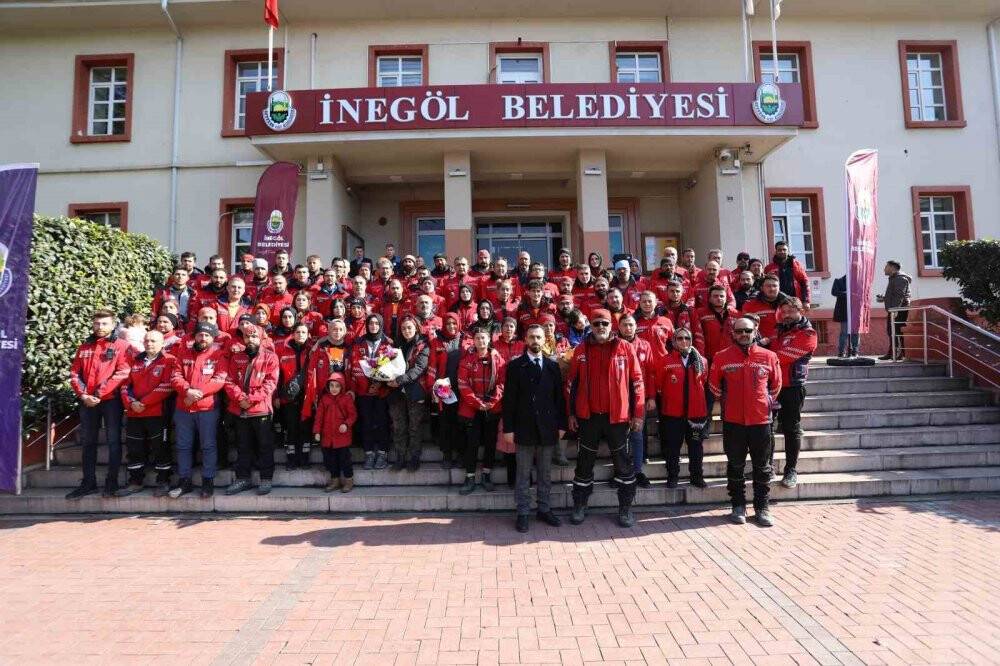 İnanılmaz kurtuluşun kahramanları gözyaşlarıyla karşılandı