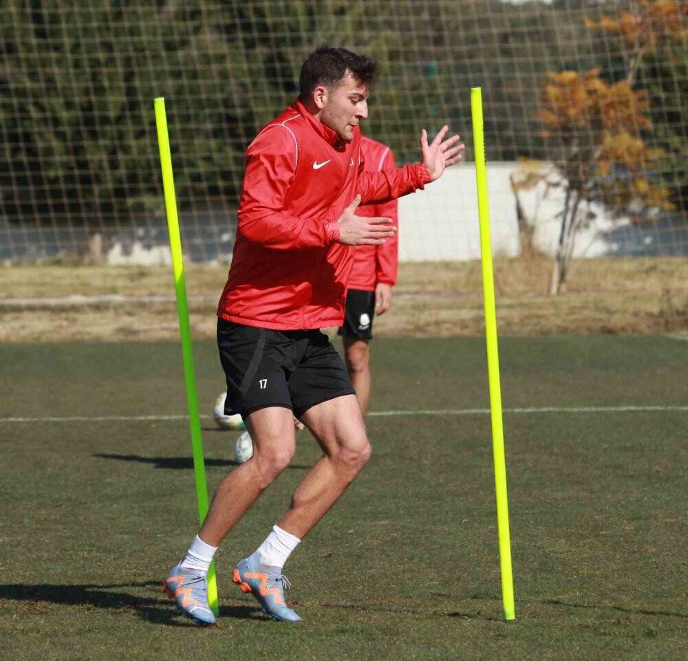 Antalyaspor’da yeni transferlerin ilk antrenmanı