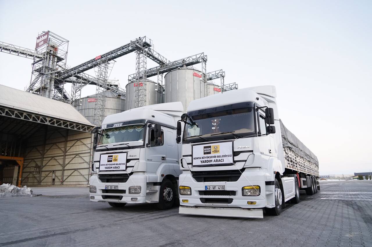baskan-altay-konyadan-deprem-bolgesine-50-tir-un-gonderiyoruz-4.jpg