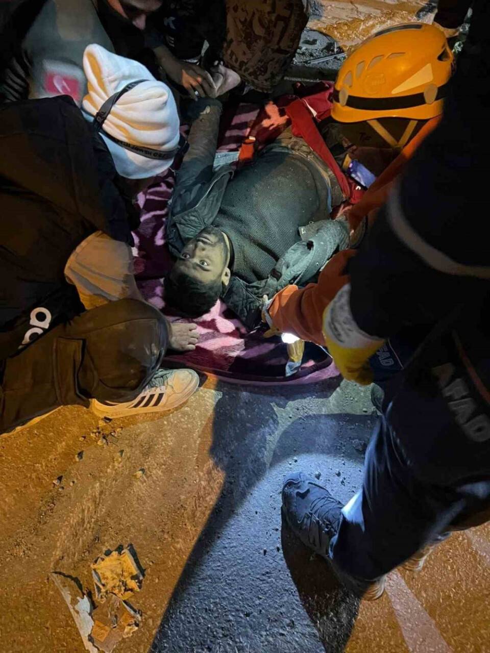 Depremin 12. gününde art arda 3 inanılmaz kurtuluş