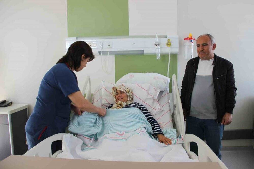 'Enkaz altındayken bir şehit zemzem suyu verdi'