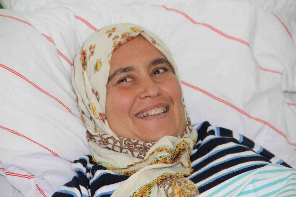 'Enkaz altındayken bir şehit zemzem suyu verdi'