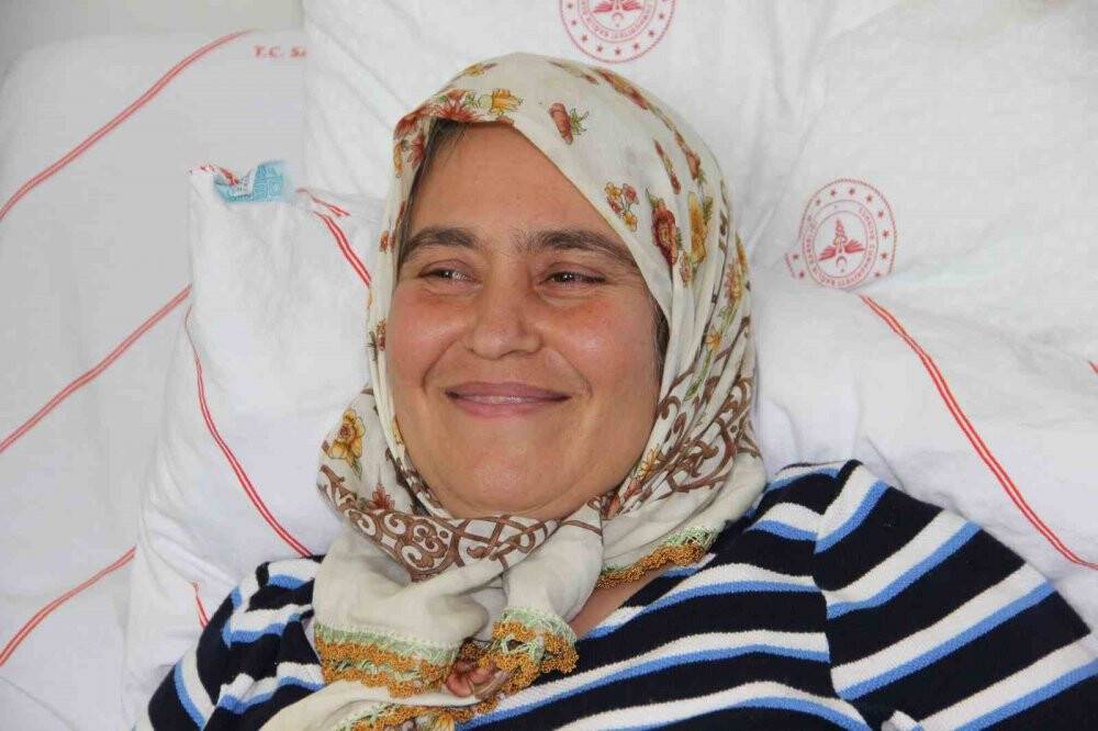 'Enkaz altındayken bir şehit zemzem suyu verdi'