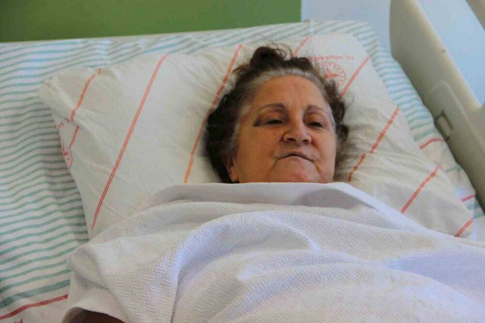 'Enkaz altındayken bir şehit zemzem suyu verdi'