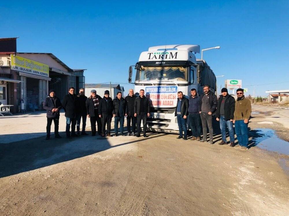 Konya'dan depremzede  çiftçilere yem yardımı