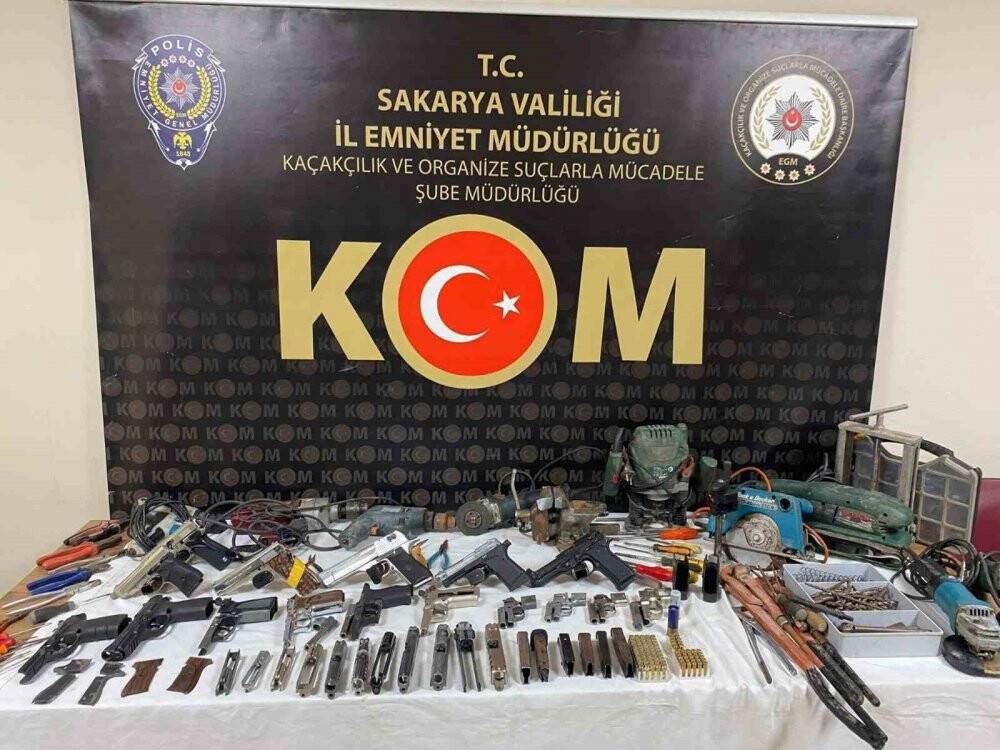 Silah kaçakçılarına operasyon: 9 gözaltı