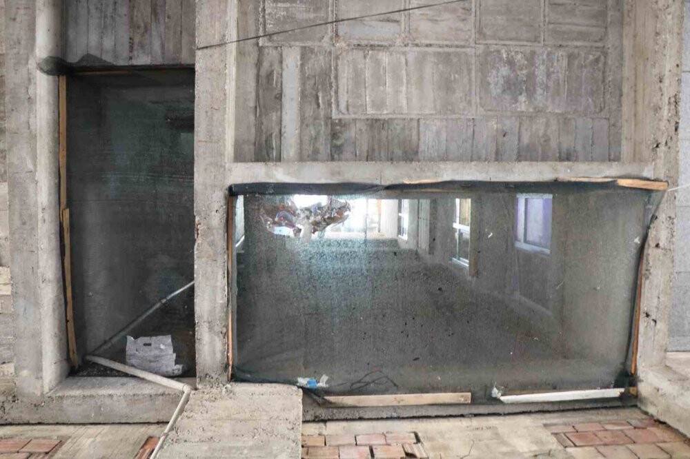 Altından sokak geçen apartman deprem sonrası tekrar düşündürdü