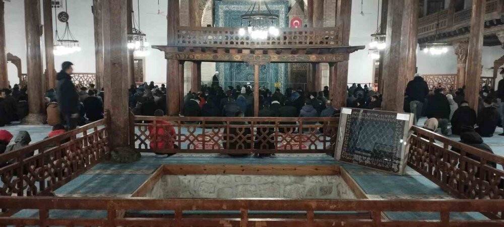 Konya'da depremzedelere KYK yurdunda kandil programı