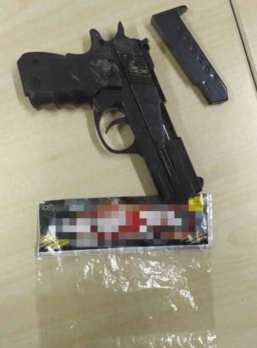 Oyuncak silah ile soygun girişiminde bulundular!