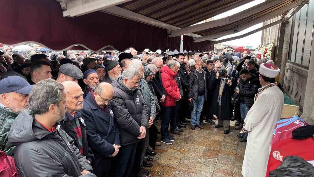 Ahmet Suat Özyazıcı son yolculuğuna uğurlandı