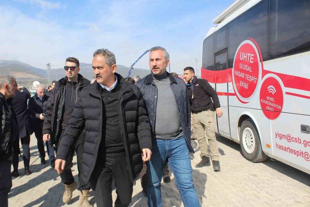 Bakan Özer: 10 il ile ilgili durumu yarın açıklayacağız