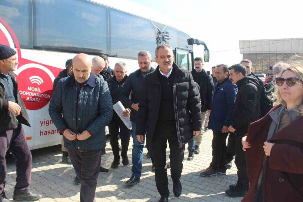 Bakan Özer: 10 il ile ilgili durumu yarın açıklayacağız