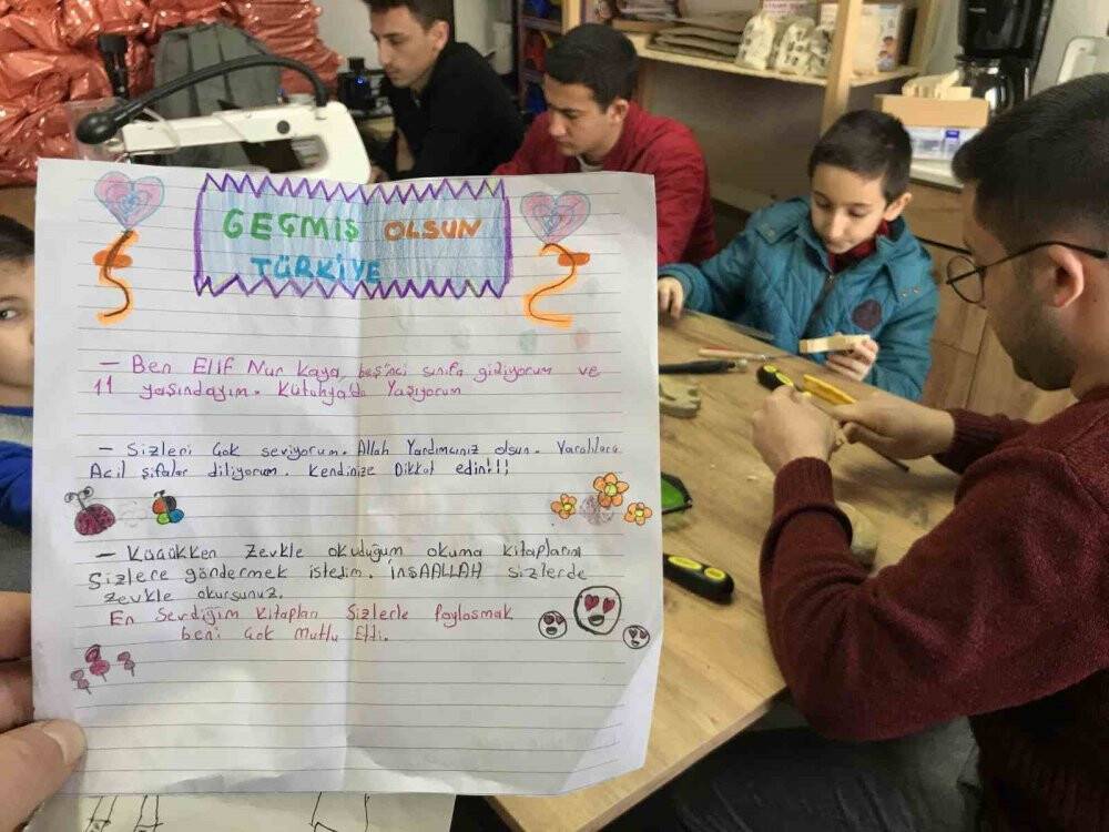 Yazılım mühendisliği okuyan öğrencilerden depremzede çocuklara oyuncak