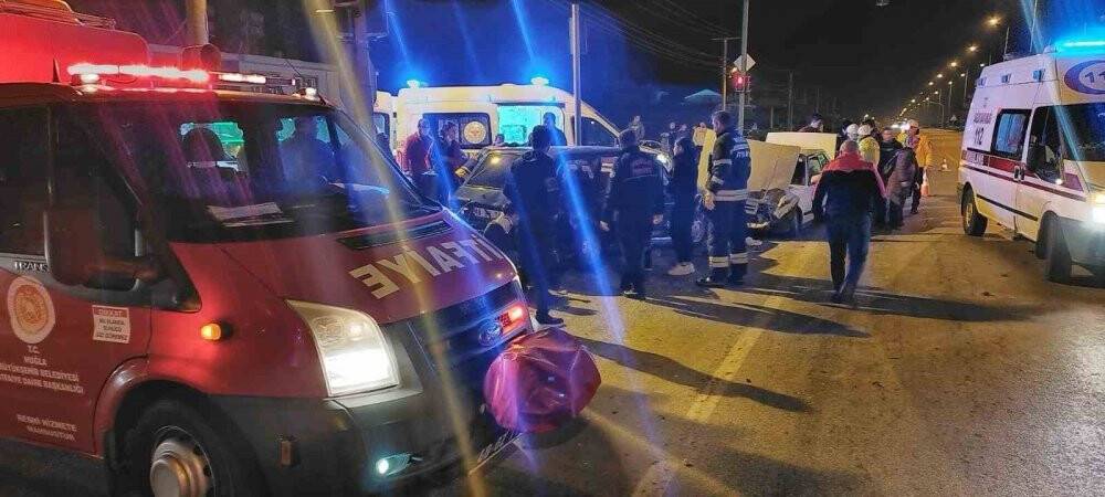 İki otomobilin çarpıştığı kazada 10 kişi yaralandı