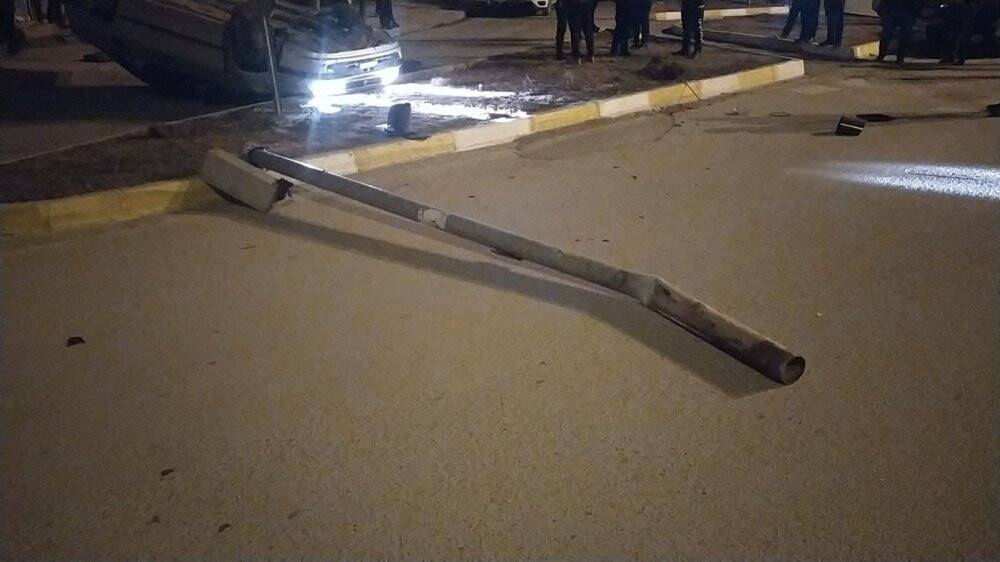 Kaza yaptığı otomobili bırakıp kaçtı