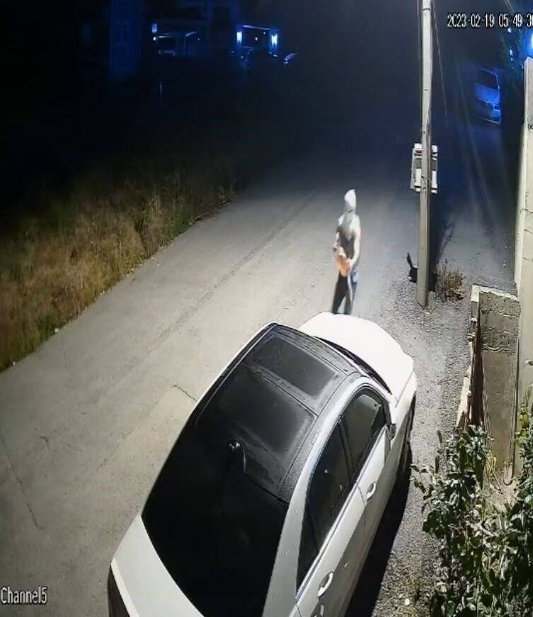 Konya'dan Manavgat'a misafirliğe giden vatandaşı aracı kundaklandı