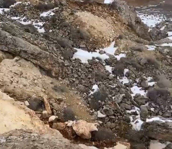 Malatya'da depremler sonrası dağ ikiye ayrıldı!