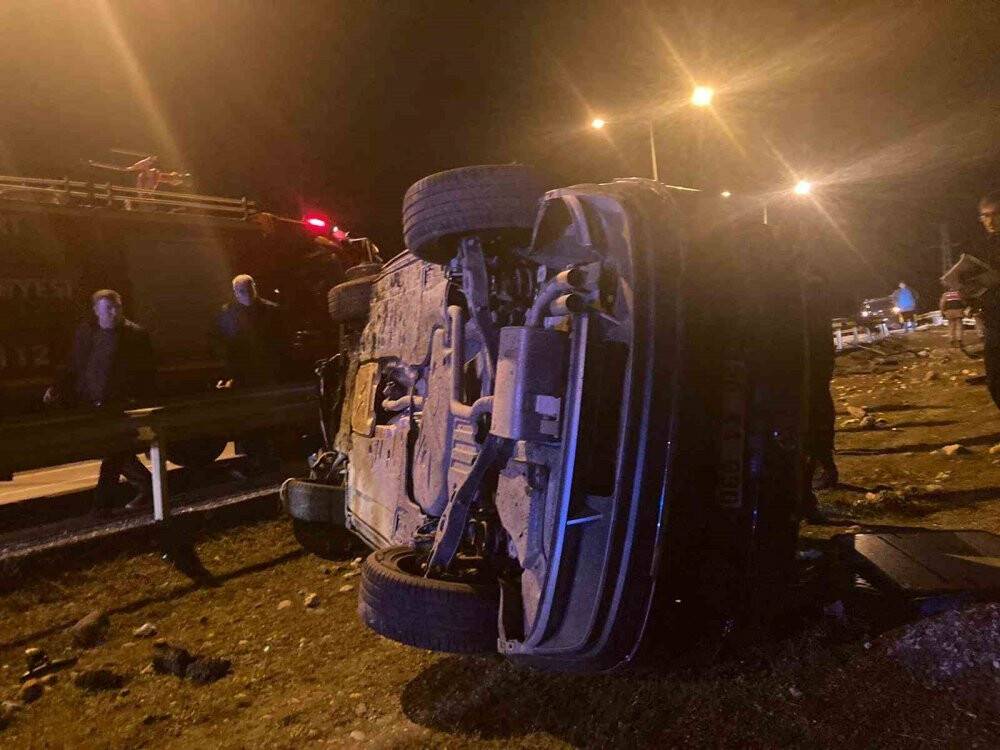 Siirt’te otomobil şarampole yuvarlandı: 5 yaralı