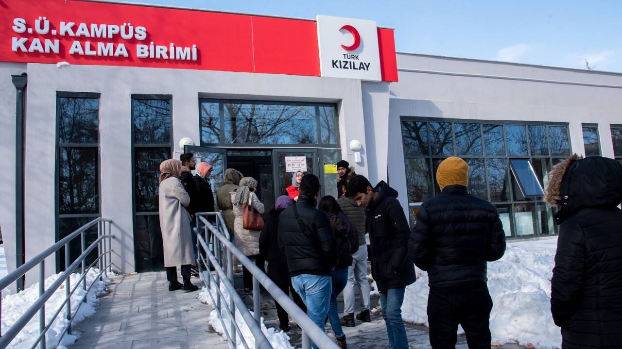 su-personeli-ve-ogrencilerinden-kan-bagisi-kampanyasina-destek-1.jpg