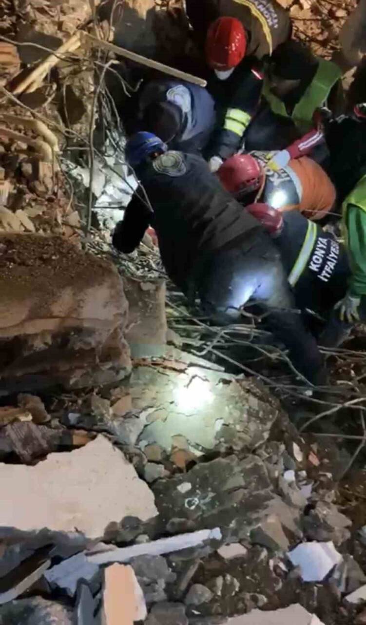 168 kişiyi kurtaran Konya itfaiye ekiplerinin bir kısmı döndü