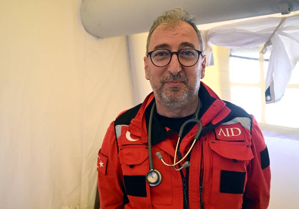 aa-20230221-30369898-30369897-gonullu-doktor-ve-hemsireler-kirikhanli-depremzedelere-birinci-basamak-saglik-hizmeti-veriyor.jpg