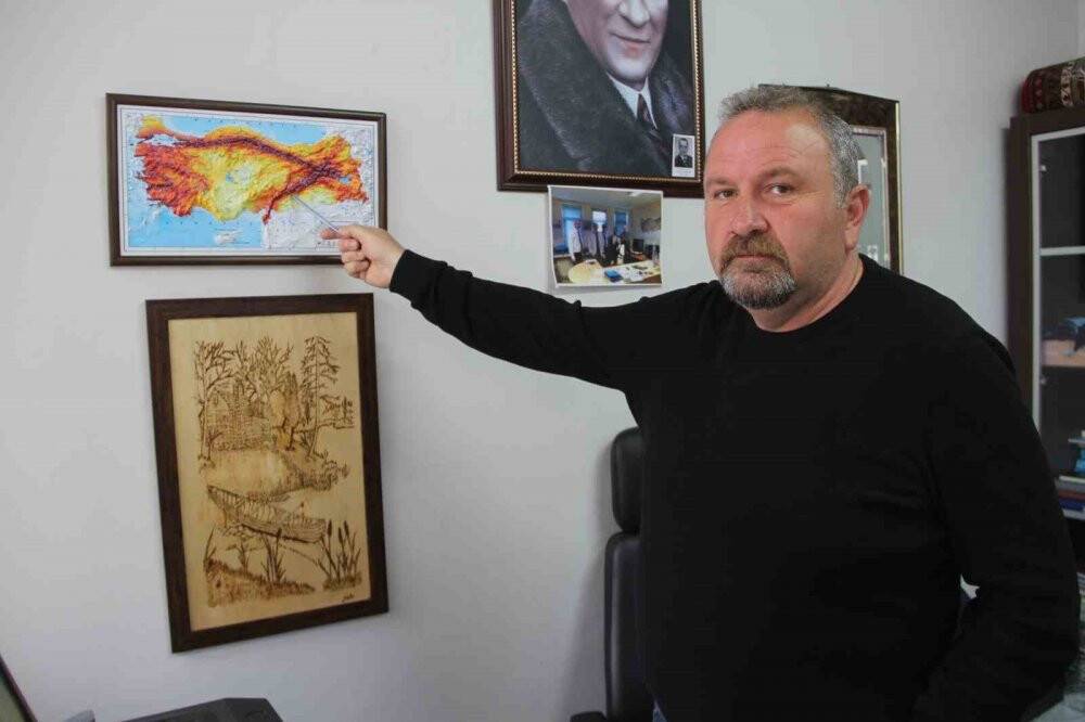 AFAD Deprem Danışma Kurul Üyesi: Depremin büyüklüğü 7.7,  fakat şiddeti 11