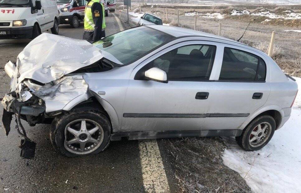 Buzlanma kazası: Hurdaya döndü