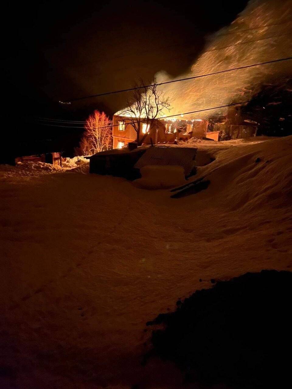 Kastamonu’da iki katlı ev alevlere teslim oldu