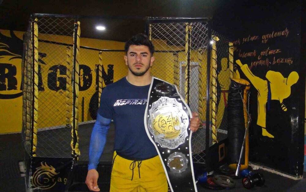 Milli sporcu kemerini depremzedeler için satışa çıkardı