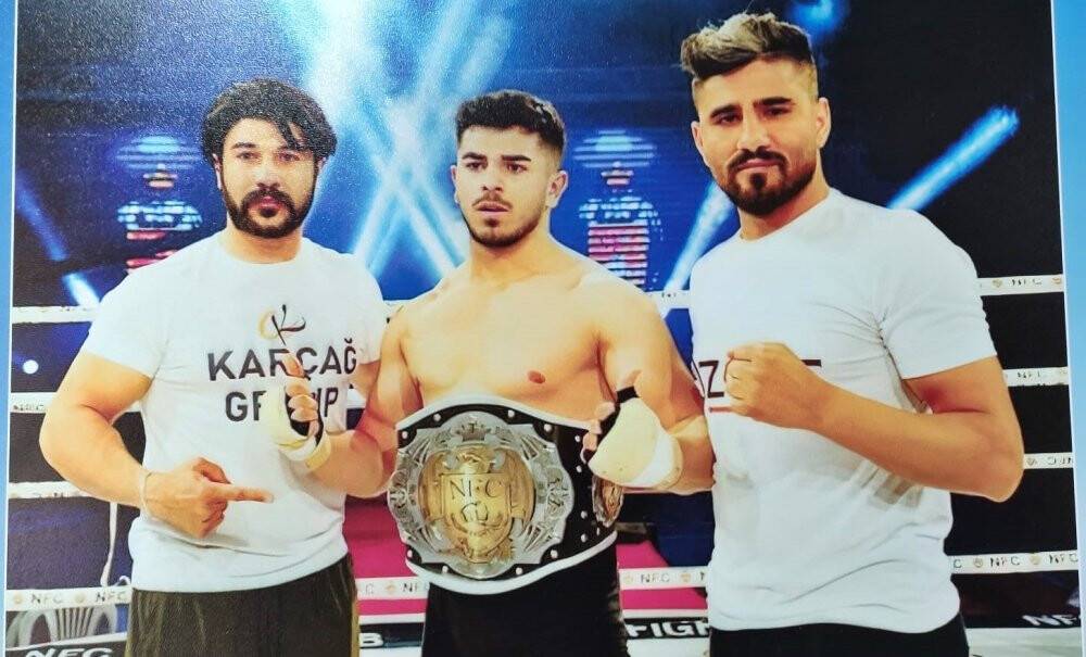 Milli sporcu kemerini depremzedeler için satışa çıkardı