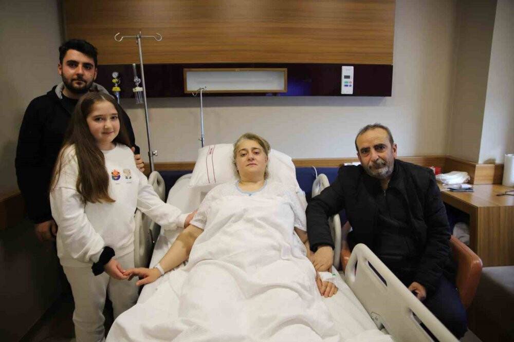 5 saniyede çöken binada enkaz altında yaşadılar