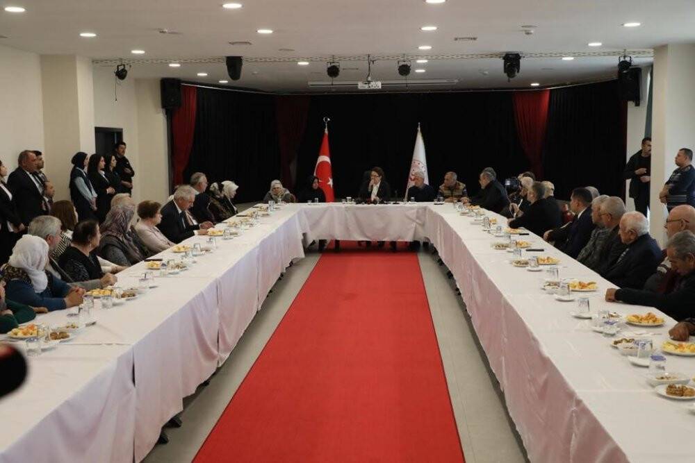 Bakan Yanık: "Riskli olabileceğini değerlendirdiğimiz deprem bölgesindeki kuruluşlarımızı tahliye ettik”