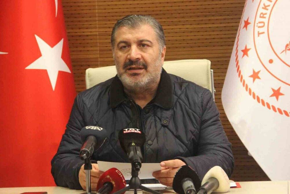 Bakanı Koca, deprem bölgelerindeki sağlık hizmetlerine ilişkin son durumu paylaştı