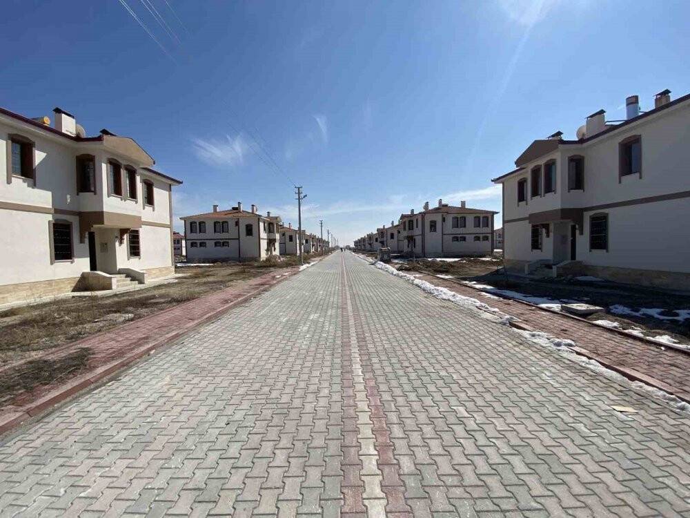 Dedemli halkının açtığı sıfır evlere depremzedeler yerleşti