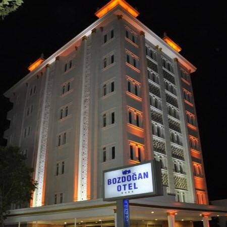 Deprem Adıyaman’da birçok oteli yıktı