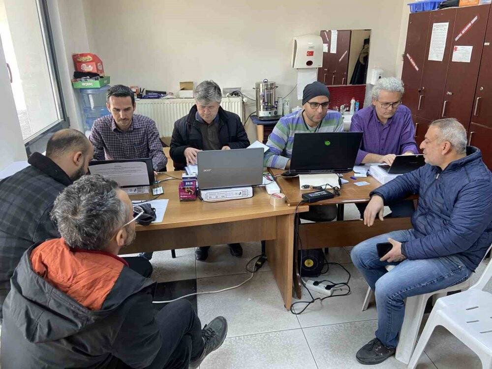 Konya’da okuyan yabancı öğrenciler depremzedeler için el ele