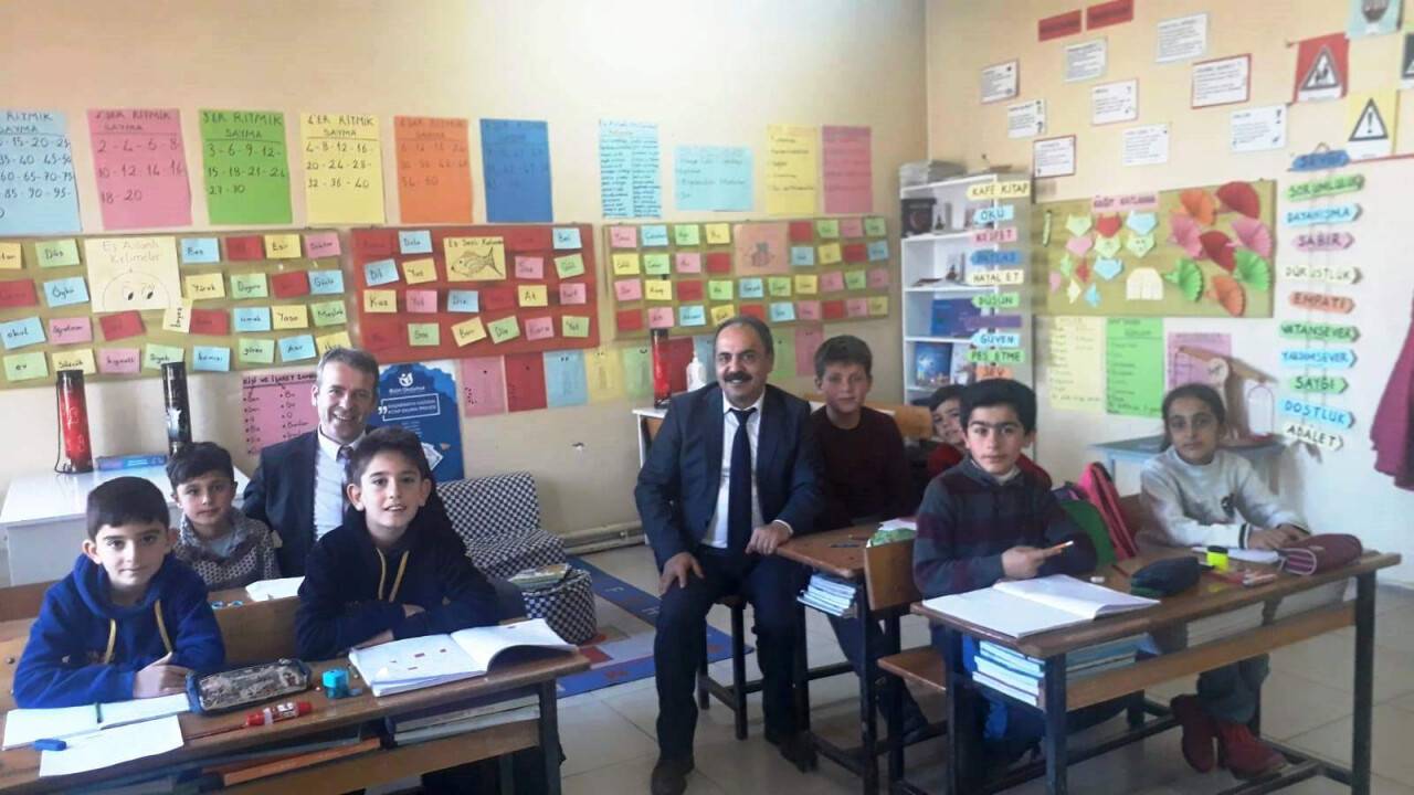 yunak-okul-ziyareti-2.jpg