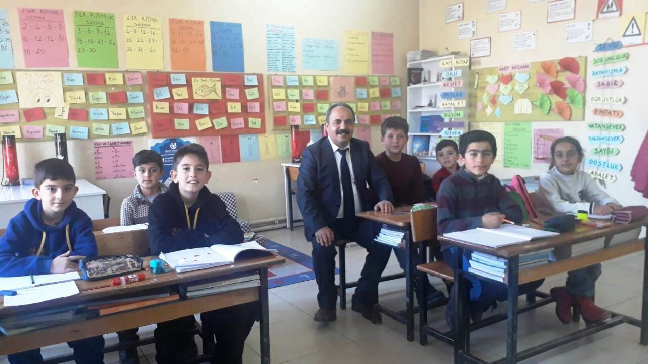 yunak-okul-ziyareti-3.jpg
