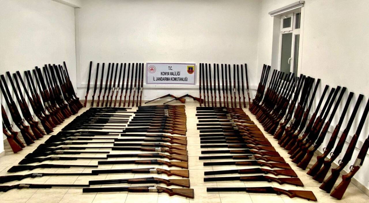 aa-20230224-30397067-30397066-konyada-silah-kacakciligi-operasyonunda-309-av-tufegi-ele-gecirildi.jpg