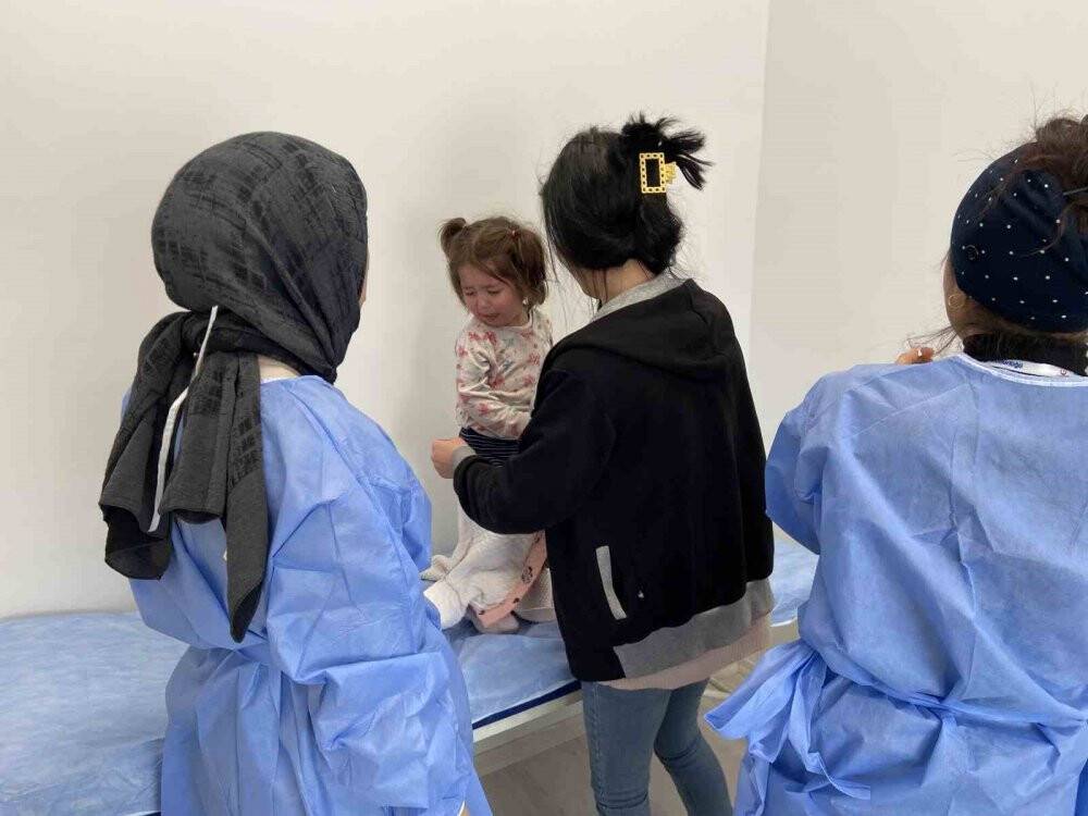 Konya’da depremzede çocuklara aşı uygulaması sürüyor