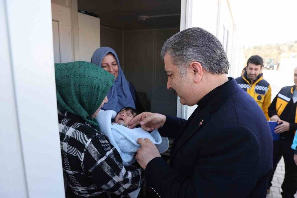 Bakan Koca: “Görev yeri deprem bölgesi olan ve tayin isteyen sağlık personeli için düzenleme yaptık”