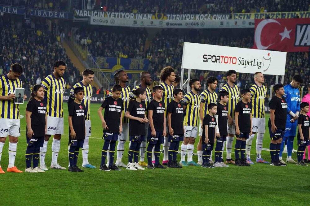 Fenerbahçe - Konyaspor maçına depremzede çocuklar misafir oldu