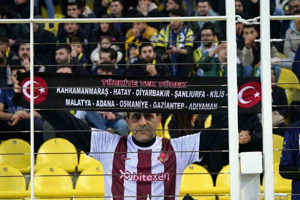 Fenerbahçe - Konyaspor maçına depremzede çocuklar misafir oldu