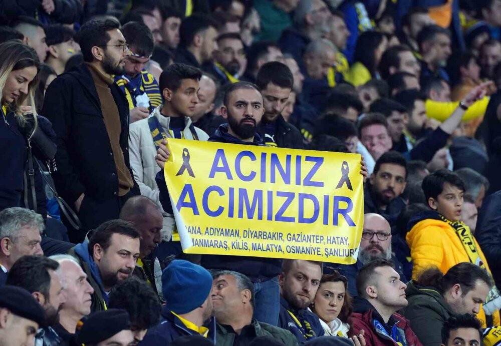 Fenerbahçe - Konyaspor maçına depremzede çocuklar misafir oldu